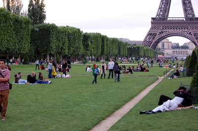 picniceiffeltower