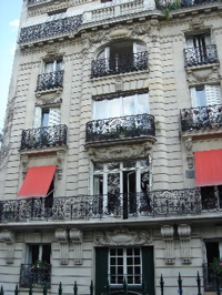 accomo.jpg