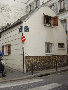 house-in-montmartre.JPG
