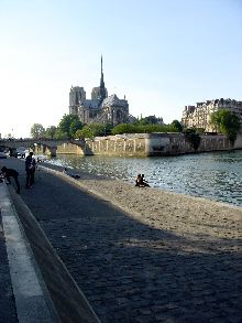 on-the-seine-too.jpg