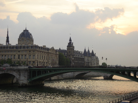 bridges-of-paris.JPG